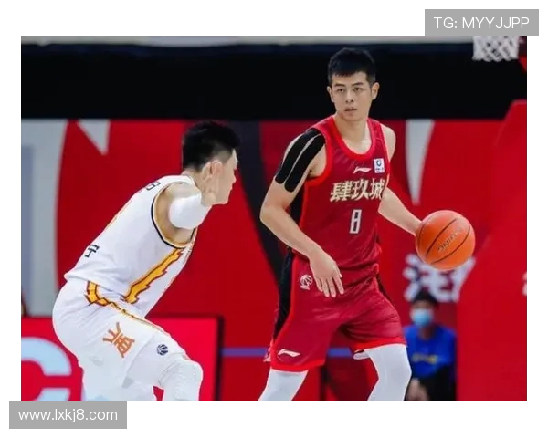 深圳新鹏城主帅：关键时刻稳住局面 三名伤员需进一步检查确认伤情